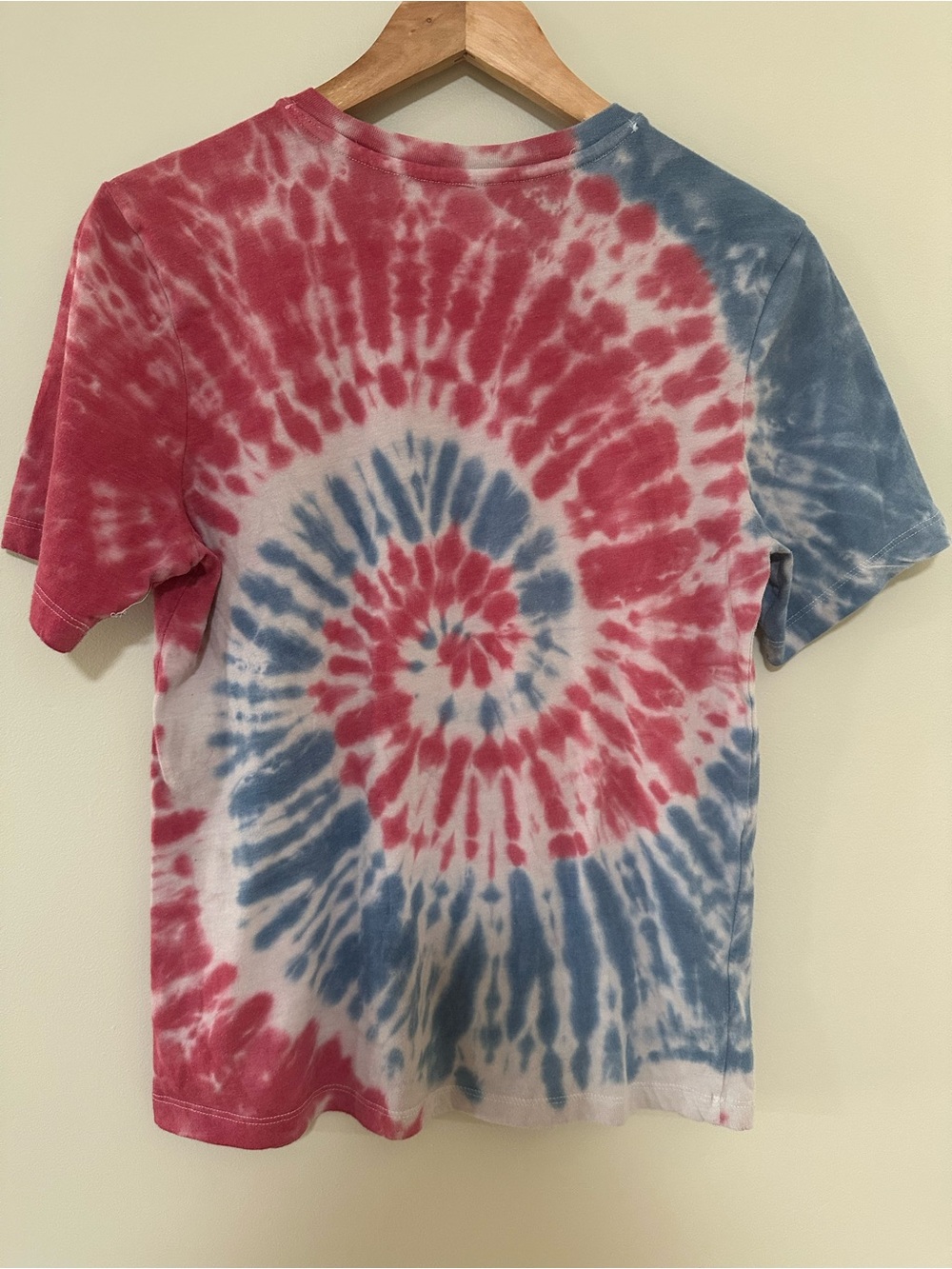 Kid’s Tie-Dye Graphic Tee with Stars & Kiss - Picture 5 of 5